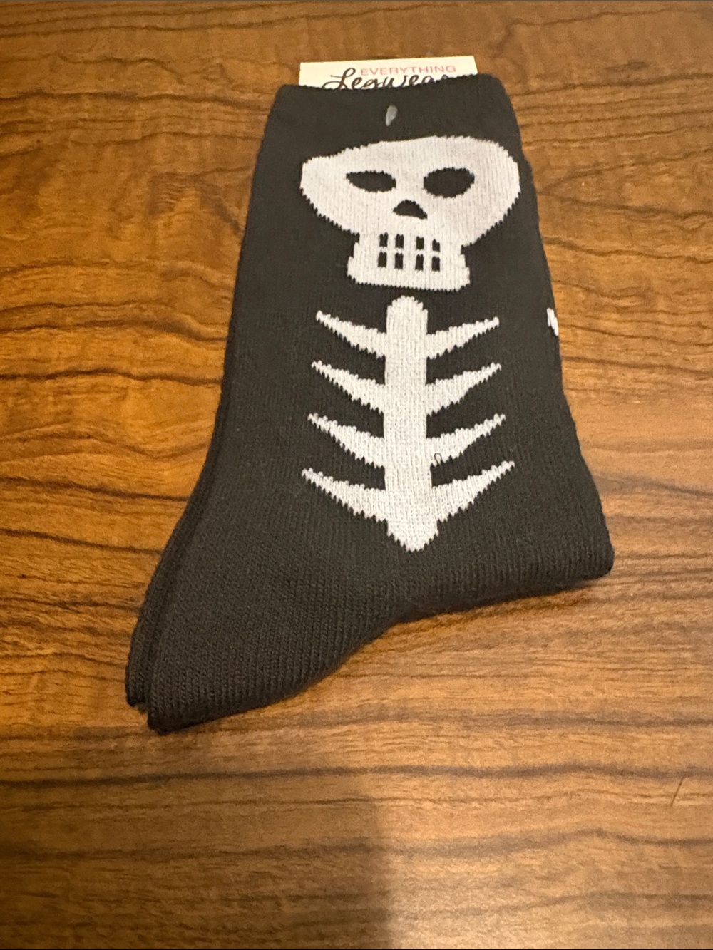EVERYTHING Legwear Black Skull & Bone Men's Crew Socks